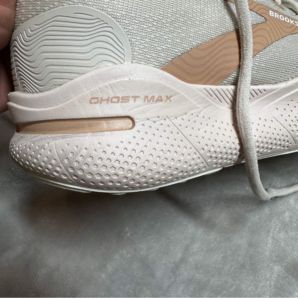Brooks Women's Athletic Shoes -Ghost Max Sz 8.5 - Picture 10 of 10
